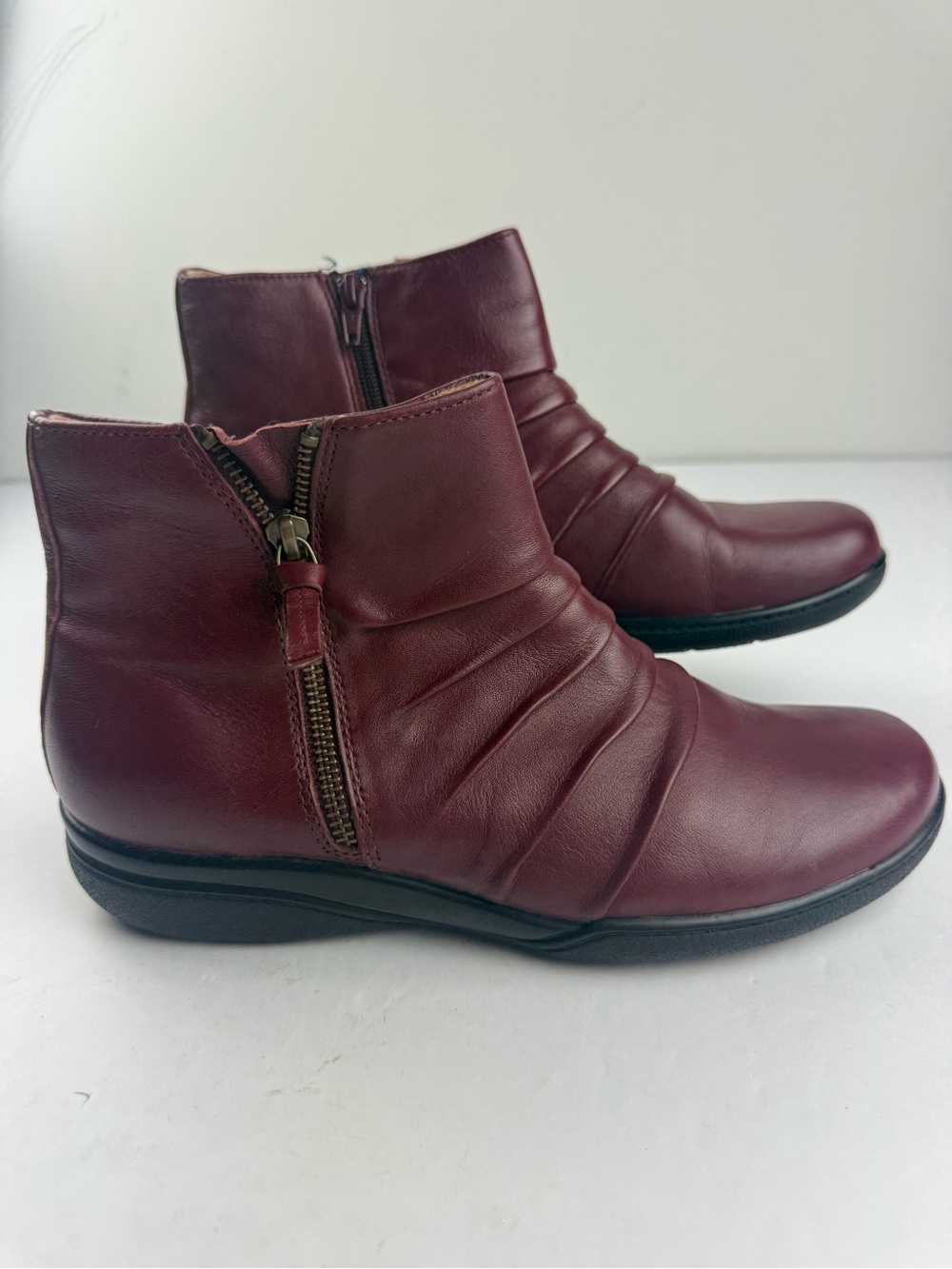Clarks Collection Womens 9W Kearns Blush Burgundy Leather Ankle Boots Side Zip